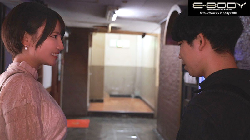 清楚な女子大生と思われてますが実は童貞を調教して自分色に染めたいSEX大好き甘サド巨乳ビッチ - Image 3