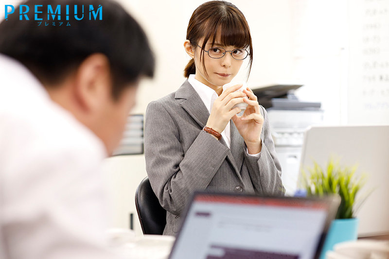 「先輩、今日はどんなふうにイキたいですか…?」地味な後輩女子社員に異常に愛されたあの日から貪り尽くされ、中出しされまくっているオレ。 - Image 3