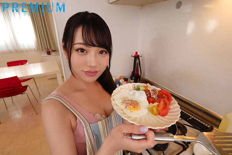 元女子アナ専属・尾崎えりかの初VR！朝から晩までず～っと密着でいちゃラブ中出し同棲！ めちゃカワでスタイル抜群！優しく甘々だけどフェラも騎乗位もエロすぎる！全編明るくて超見やすい高画質！至近距離でも色味バツグン！最高の同棲2SEX - Image 3